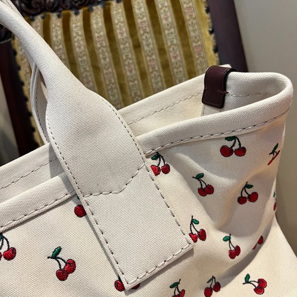 Marc Jacobs Cherry Tote - Picture 5 of 8